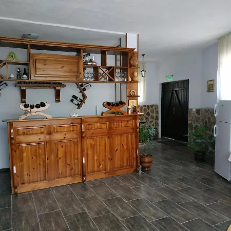 Guest house White Margarit *