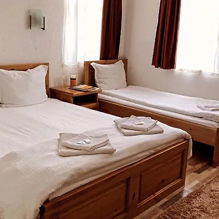 Guest house White Margarit