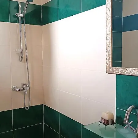 Guest house White Margarit