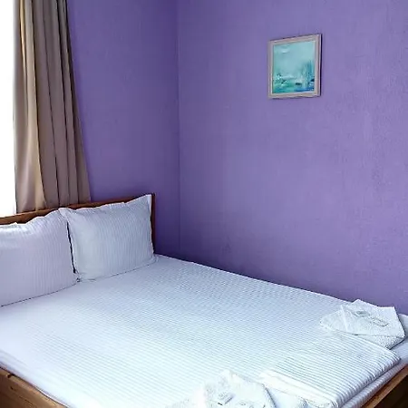 Guest house White Margarit