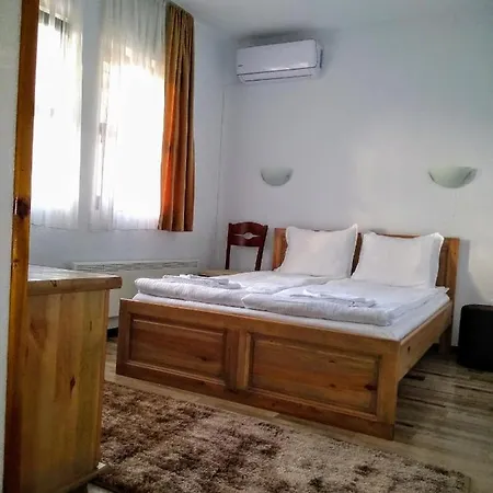 White Margarit Melnik (Blagoevgrad)