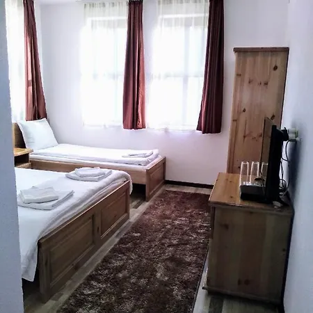Guest house White Margarit *