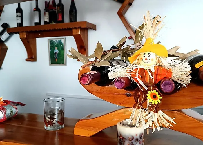 White Margarit Πανσιόν *