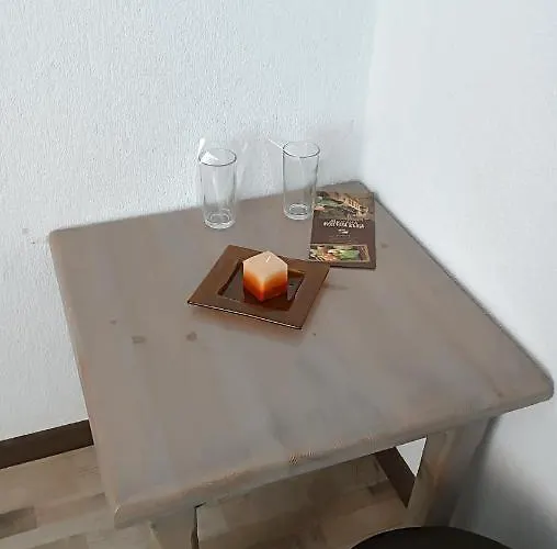 White Margarit Πανσιόν *